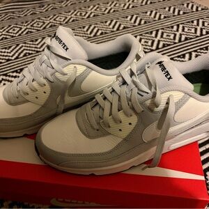 Nike Athletic Shoes in White and Gray